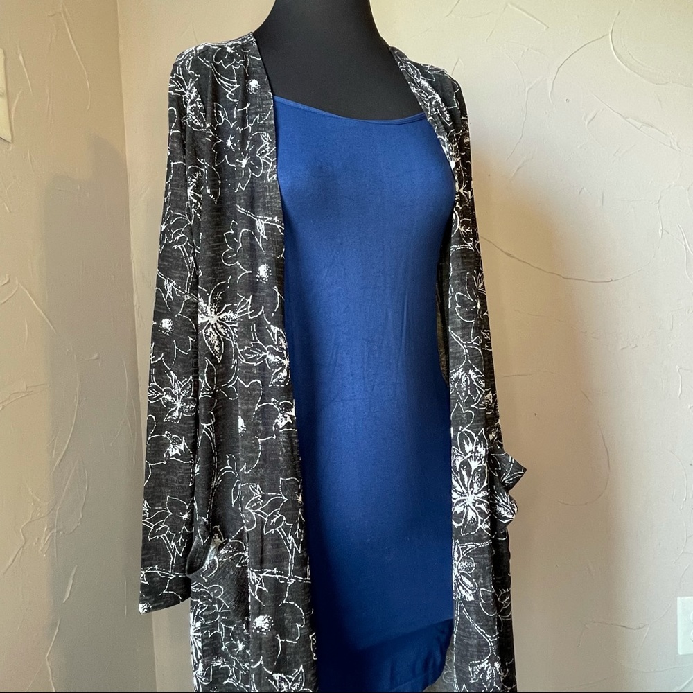 Lularoe long open floral sweater with pockets NWOT